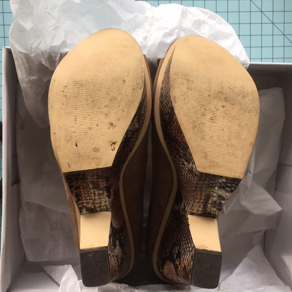 Calvin Klein Tan, Kid Suede, Snake Print Platform, Peep-toe, High Heels size 8 - Picture 9 of 10